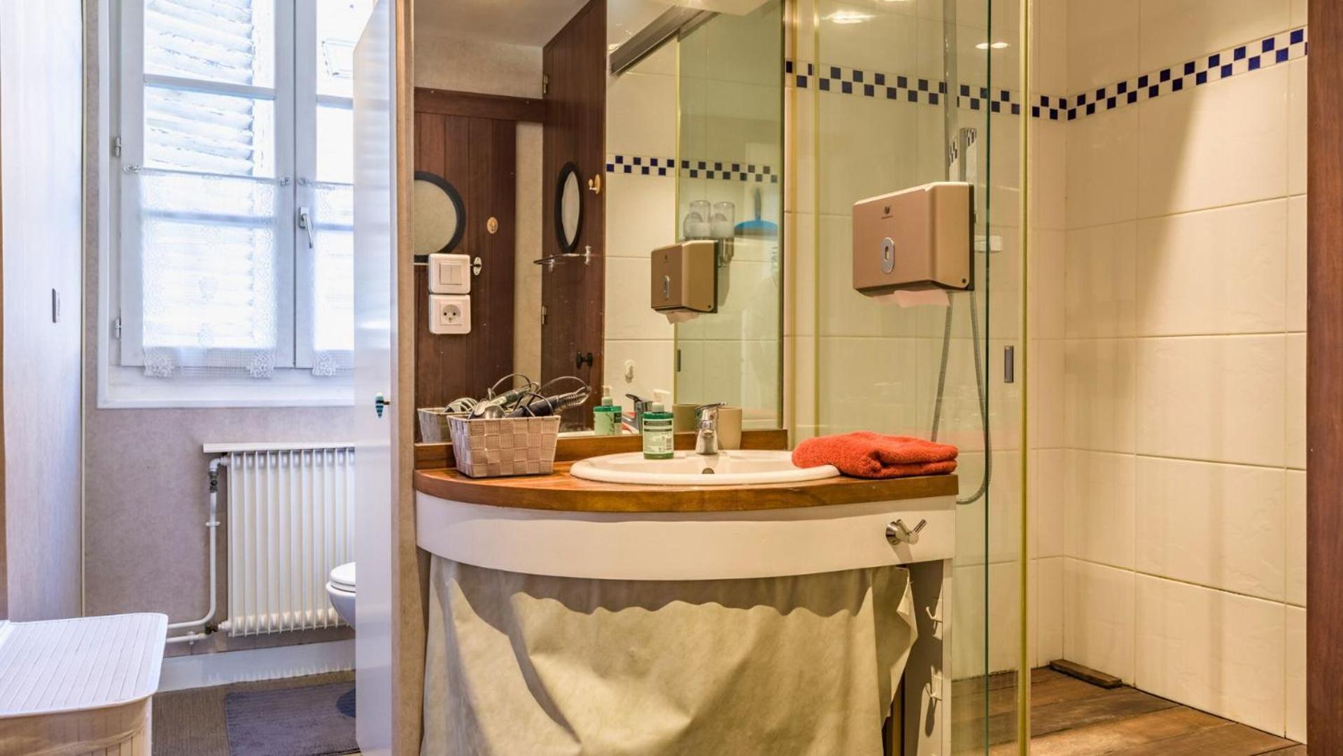 Chambre Privee Confort Charme Hypercentre Chez L'Habitant Troyes Exterior photo